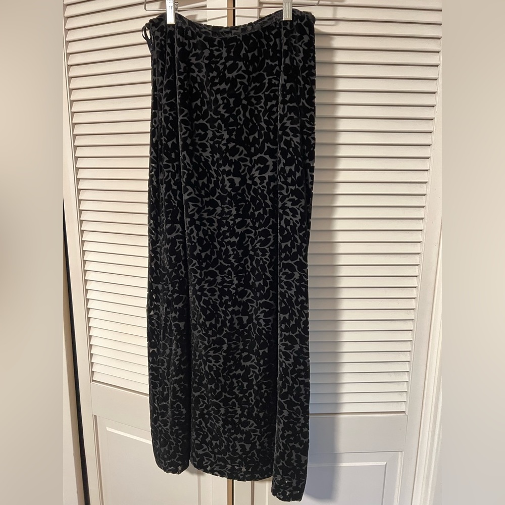 Alfani burn out velvet straight skirt maxi black NWT size 4
